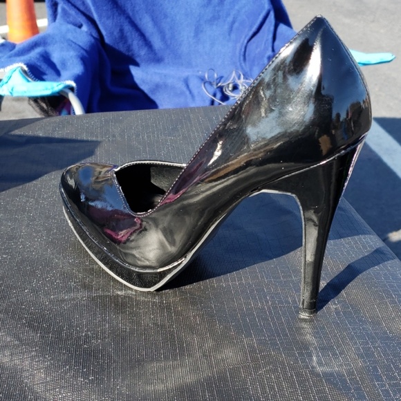 Shoes - Picture 2 of 3